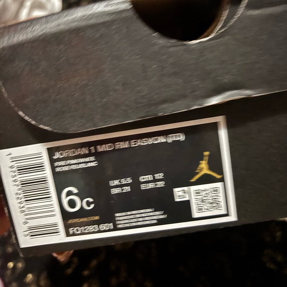 Jordan 1 Mid SE Black Sneakers
